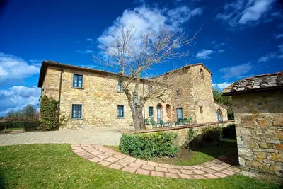 Image de Complexe en campagne à San Donato avec 2 chambres à coucher, 6 couchages