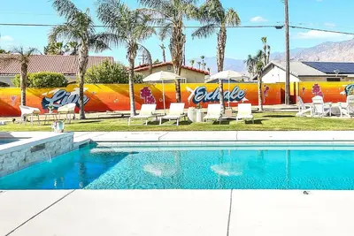 Image de All-Inclusive Pickleball Villa! Downtown/Volleyball Court/Heated Pool/Spa