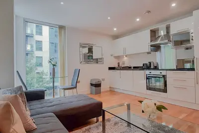 Image de Grand Two Bedroom Apartment in Canary Wharf by MySquare