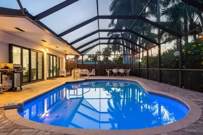 Image de Modern Luxe Design, 4k Sf  Pool 5 Min to Beach
