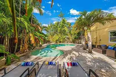 Image de Heated Pool! 4-Bd 3-Bth House close to the beach and in the heart of Hollywood