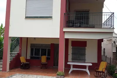Image de Maison pour 8 personnes avec parking privé à environ 1 kilomètre de la plage