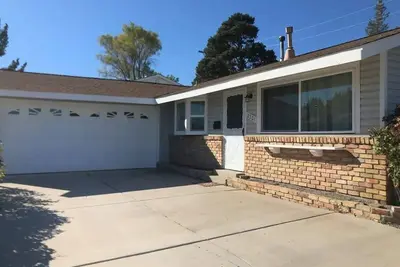 Image de Modern Reno Retreat with King Beds and Large Yard