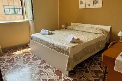 Image de Rosalia's house ( apartment in the historical center of Palermo)