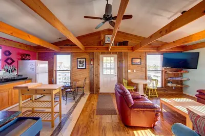 Image de Surf Chalet w/ hot tub and kayaks