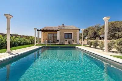 Image de Superbe maison à Bibinje avec WiFi