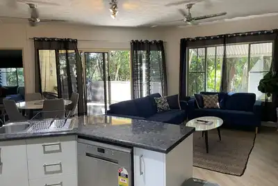 Image de Perfect little home away from home in the tropics.