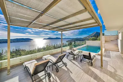 Image de Maison confortable de 2 chambres à.