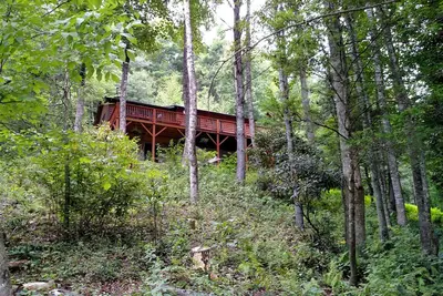 Image de ★ Peaceful View ★ Serene & Cozy ★ Creek ★ Fire-pit ★ Fireplace ★ WiFI ★