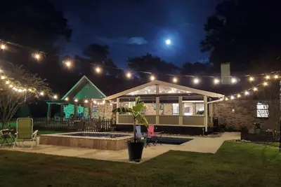 Image de Saltwater Pool Oasis | Near Starkville & Columbus | Peaceful