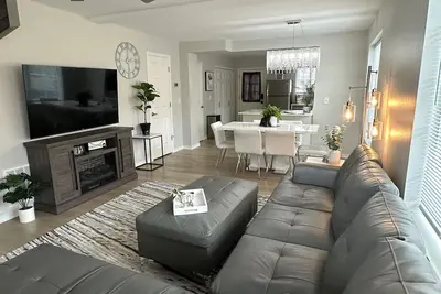 Image de Townhouse on Strand. . . Centrally located with all new furnishings and Central Ac