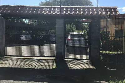 Image de House in Alajuela, 10 mins from the airport 300 meters from the Plaza Real mall.