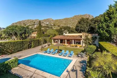 Image de Villa Geroni avec vue montagne, piscine privée, terrasse, climatisation & Wi-Fi