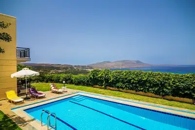 29||Two storey stone built House with Private Pool