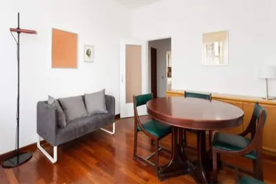 Image de Large and bright, very quiet three-room apartment with balcony in Milan Inganni