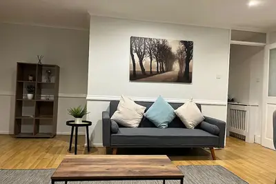 Image de Lovely two bedroom duplex apartment with parking