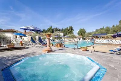 Image de Villa Grassina Trilocale sleeps 6, 2 bathrooms, Wifi, pool