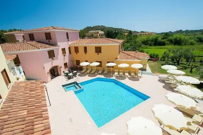 Image de Cala Viola Two-room apartment sleeps 4, pool, A. C