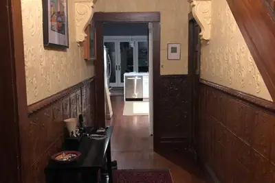 Image de Classic Victorian House in Sunny Neighborhood