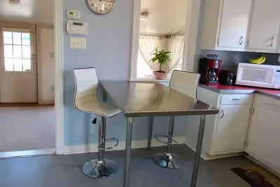 Image de Magic Cottage - 2 Bedrm, 1 Ba, Washer&Dryer, Nice Kitchen, & Fenced Yard for Dogs
