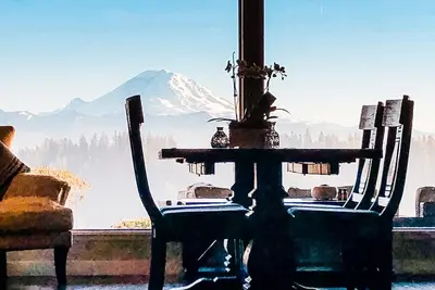Image de Breathtaking Mt Rainier & Mountain Views, Whole House - Hot Tub / Pool Table