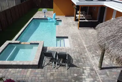 Image de 3 Bedroom Home with Pool Next to Sawgrass Mall