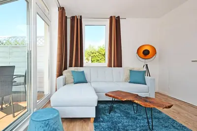 Image de Cozy, beachfront apartment for 4, with terrace, parking and Wlan -