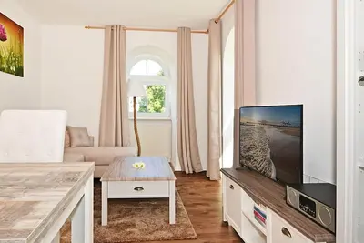 Image de Cozy, beachfront apartment for 4, with terrace, parking and Wlan -