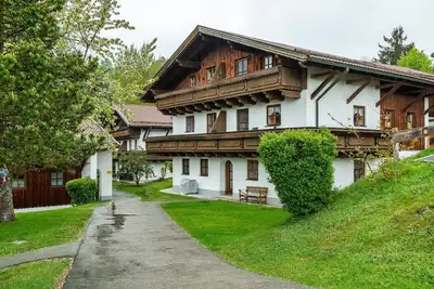 Image de Appartement confortable avec piscine, sauna et Wi-Fi