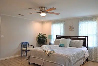 Image de 🔥Midtown Aquamarine- Smart Home, Walk To Zoo! ❤️