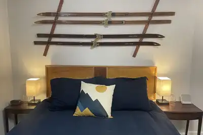 Image de 2 Queen Bedroom Suite Near Downtown & Msu