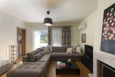 Image de 3br Prime Apt a breath away from the Acropolis!