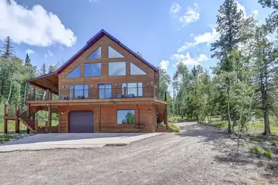 Image de Your Perfect Black Hills Adventure Starts at In the Snow Lodge!