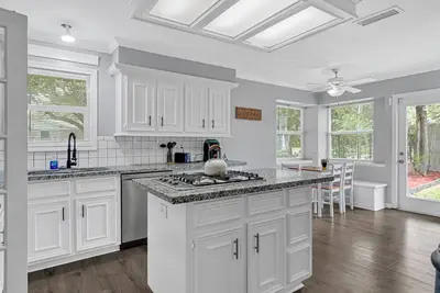 Image de Private Pool! King Bed! Cozy Patio & Bbq 7b/4ba