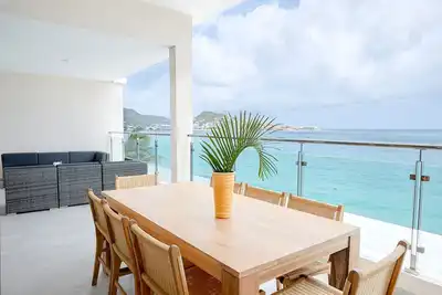 Image de Beachfront property large top floor 3bdr penthouse