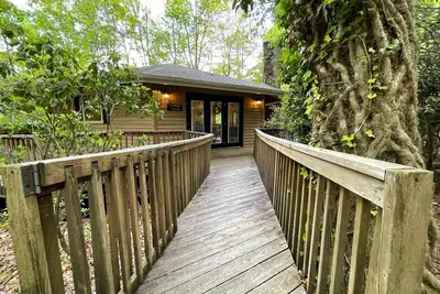 Image de Spacious Brevard Cabin w/ Views & Pool/Golf/Lake