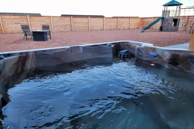 Image de Kanab, Utah, Family, Outdoor Space, Zion's, Bryce, Grand Canyon, Best Friends