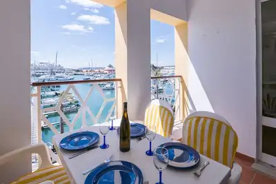 Image de Marina 2bd Duplex by LovelyStay