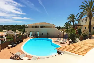 Image de 2br  Duplex Townhouse w/Pool by LovelyStay