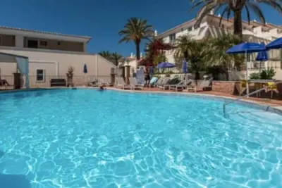 2br Townhouse Duplex W/Pool by LovelyStay