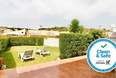 Image de Alto dos Caliços 2br House w/ Garden by LovelyStay