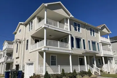 Image de Perfect Beach House; Majestic Ocean Views, less than 100 steps to beach