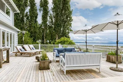 Bay View Home Overlooking Puget Sound with Great Decks, WiFi & Easy Beach Access