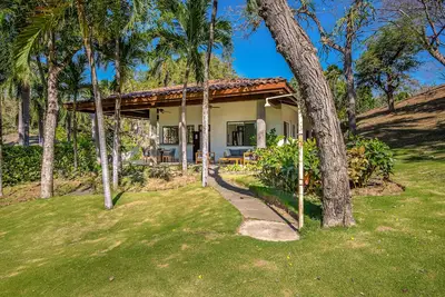 Image de Beachfront House w/ Gorgeous Ocean Views & Free WiFi - Snowbirds Welcome