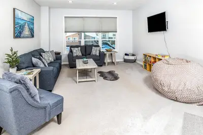 Image de Mountain-View Home w/ Shared Deck, WiFi & Wood-Burning Fireplaces - Dog-Friendly