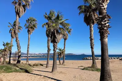 Image de Villa 6 couchages, climatisée, calme, avec piscine partagée, proche de la mer.