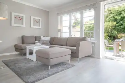 Image de Hedigen Hüs - Our Hedigen Hüs impresses with its consistent furnishings in the Sylt style.