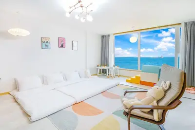 Image de Jeju Kidsgajok Badatgahauseu