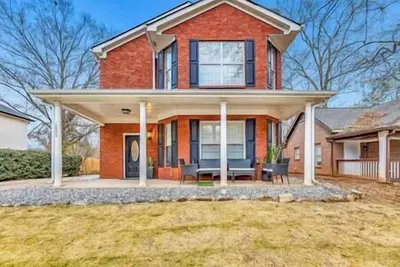 Image de Eva’s Compound – Downtown Atl Oasis (18 Guests)