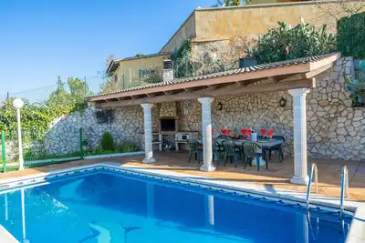 Image de Mulberry Lux, Avec Charmant Jardin Et Grande Piscine, A Seulement 15km De La Plage